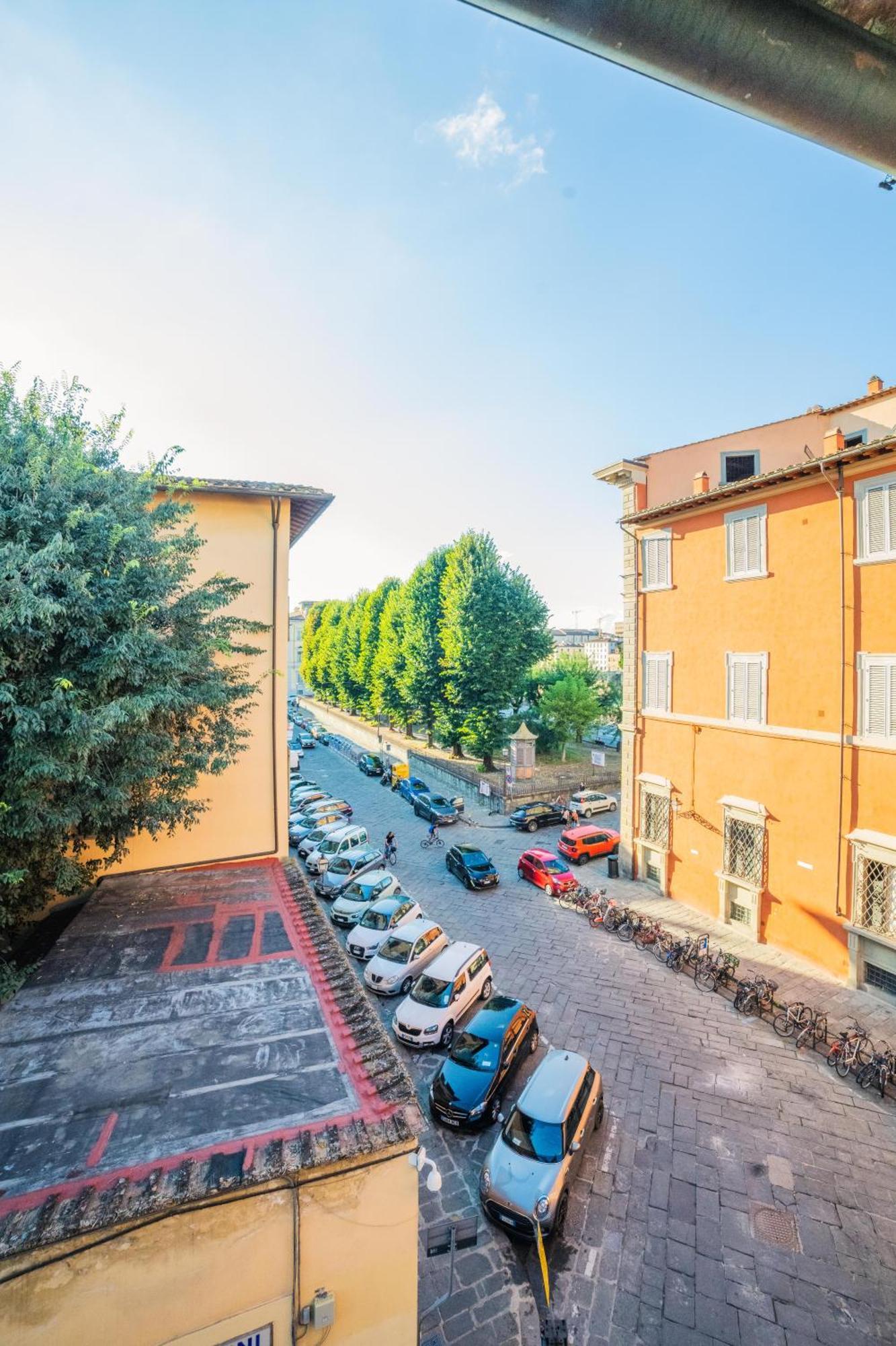 S4 Tower - Dolcevita Holiday Флоренция Экстерьер фото
